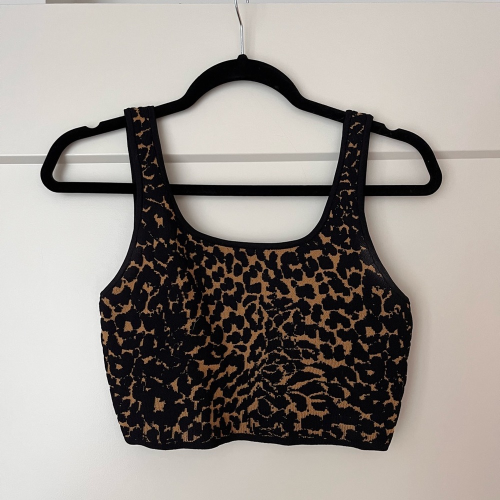 Size M. Aritzia cheetah print crop top.